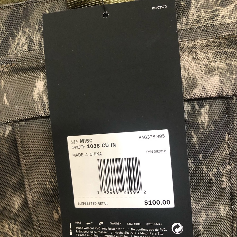Nike Realtree Printed Pocket Tote NWT - Picture 4 of 8